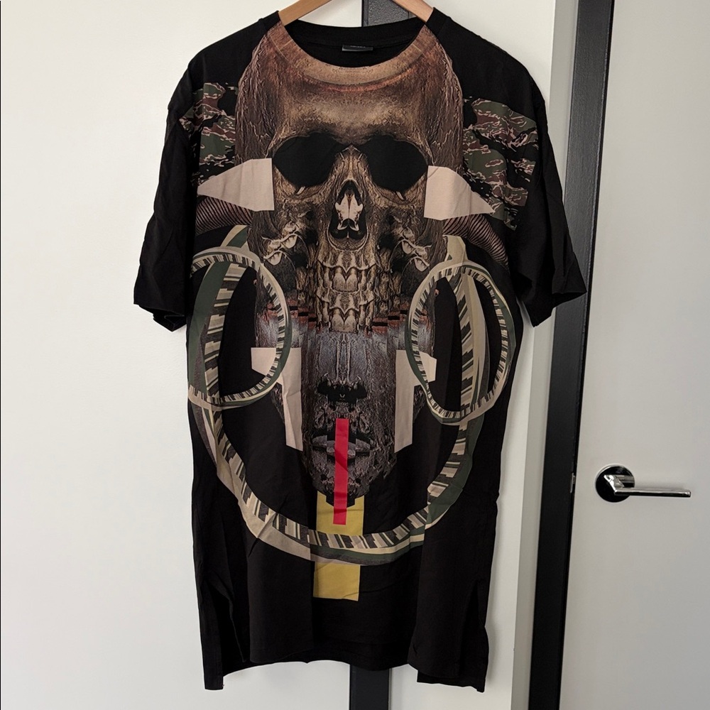 Marcelo Burlon County of Milan Black Skull Graphic Tee